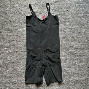 Spanx Bodysuit L OnCore Open Bust Mid Thigh Bodysuit Black Stretch Shape wear
